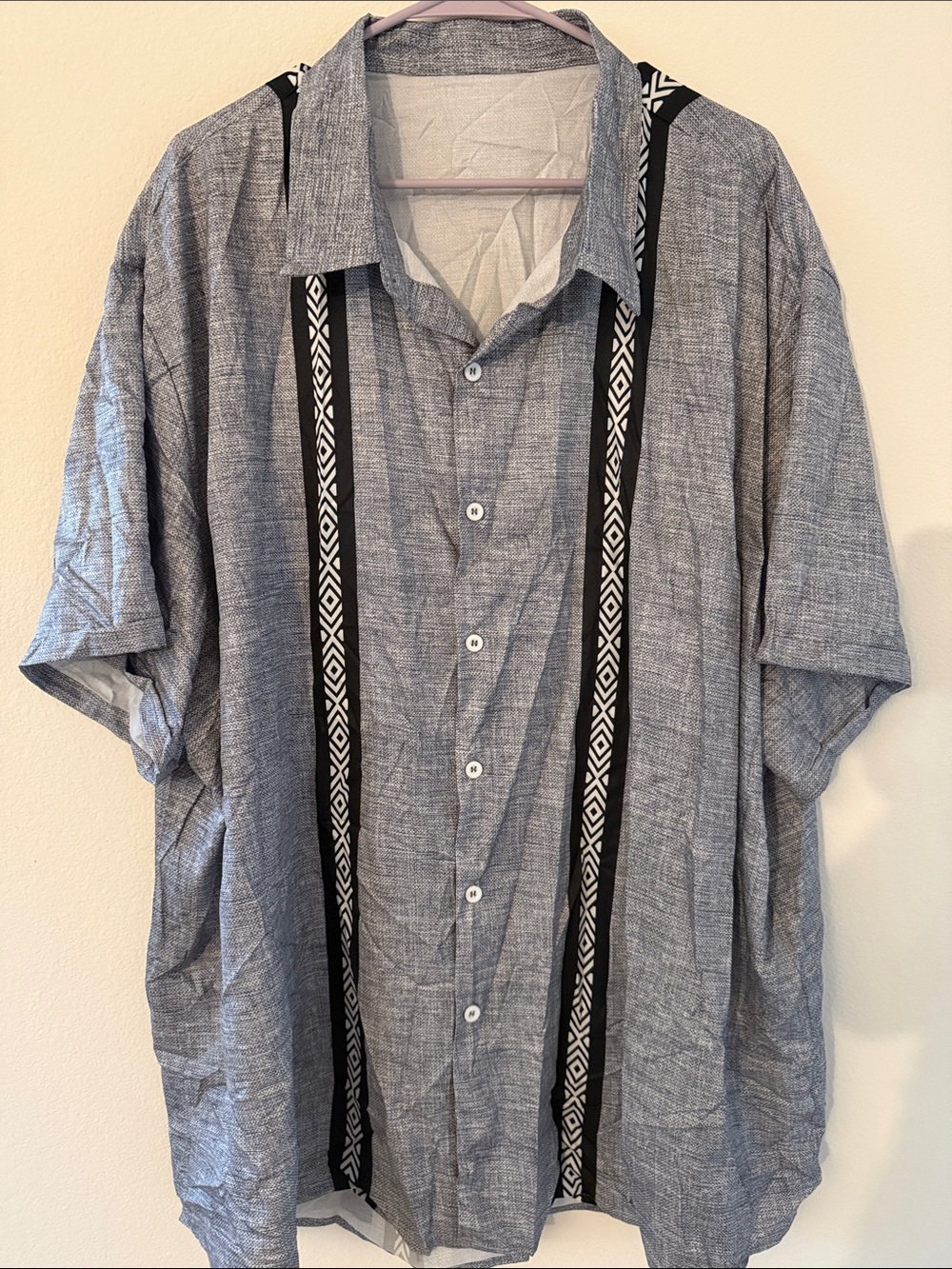 Casual Grey Short-Sleeve Button-Down Shirt with Geometric Trim